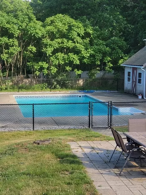 Exterior - 1396 County St, Attleboro, MA 02703 photo 7 of 10