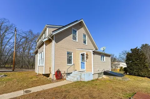 Exterior - 1396 County St, Attleboro, MA 02703 photo 5 of 10