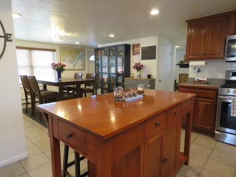 Living - 5 Stephens Ave, Wareham, MA 02571 photo 1 of 5