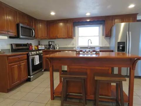 Kitchen - 5 Stephens Ave, Wareham, MA 02571 photo 2 of 2