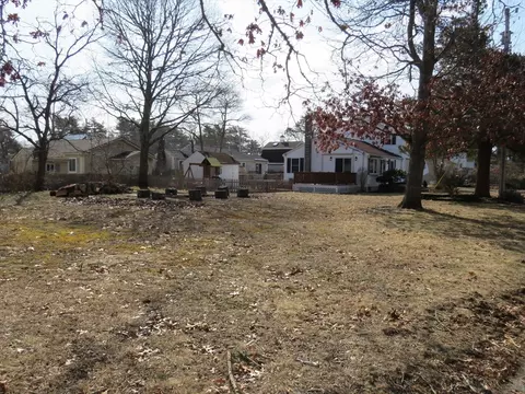 Exterior - 5 Stephens Ave, Wareham, MA 02571 photo 7 of 8