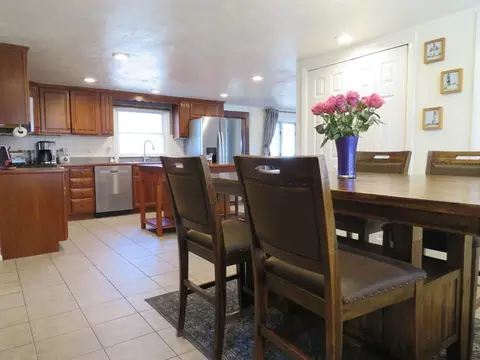 Dining - 5 Stephens Ave, Wareham, MA 02571 photo 1 of 3