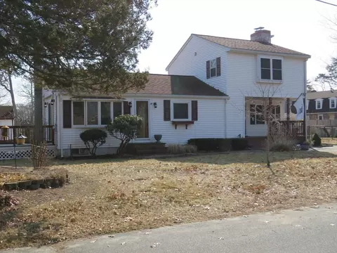 Exterior - 5 Stephens Ave, Wareham, MA 02571 photo 3 of 8