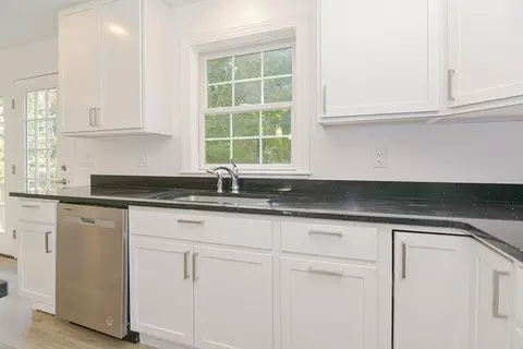 215 High St #8, Taunton, MA 02780