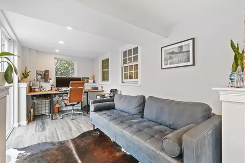 Living - 27 Locust Ln, Needham, MA 02492 photo 7 of 8