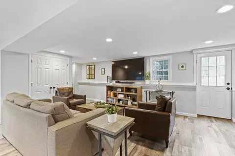 Living - 27 Locust Ln, Needham, MA 02492 photo 6 of 8