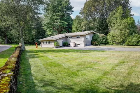 1005 Summer St, Lynnfield, MA 01940