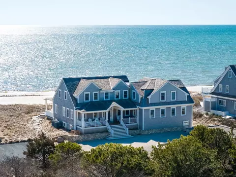 4 Sea St, Harwich, MA 02646