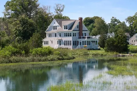 28 Black Horse Ln, Cohasset, MA 02025