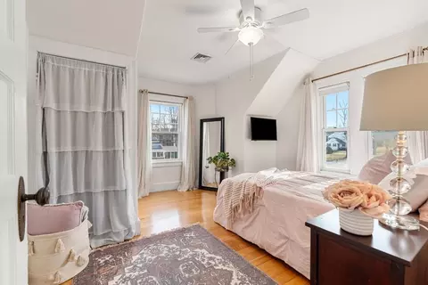 Bedroom - 52 Rivercliff Rd, Lowell, MA 01852 photo 5 of 9