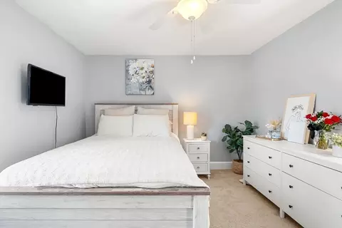 Bedroom - 52 Rivercliff Rd, Lowell, MA 01852 photo 9 of 9