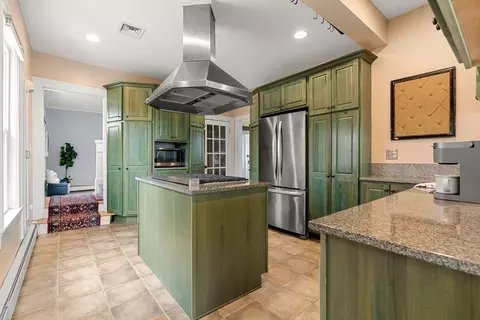 Kitchen - 52 Rivercliff Rd, Lowell, MA 01852 photo 4 of 5
