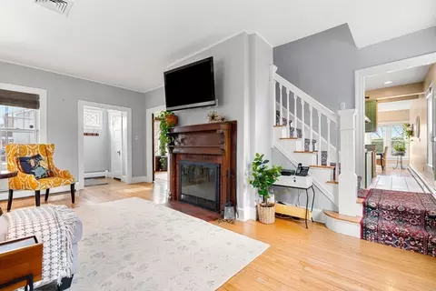 Living - 52 Rivercliff Rd, Lowell, MA 01852 photo 3 of 5