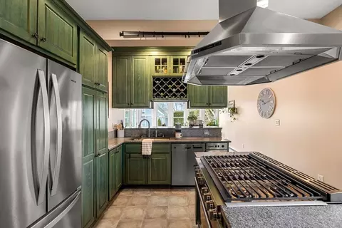 Kitchen - 52 Rivercliff Rd, Lowell, MA 01852 photo 3 of 5