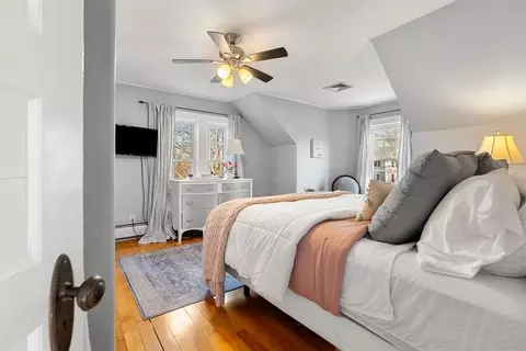 Bedroom - 52 Rivercliff Rd, Lowell, MA 01852 photo 1 of 9
