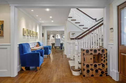 Entry Way - 8 Aston Rd, Chestnut Hill, MA 02467 photo 3 of 7