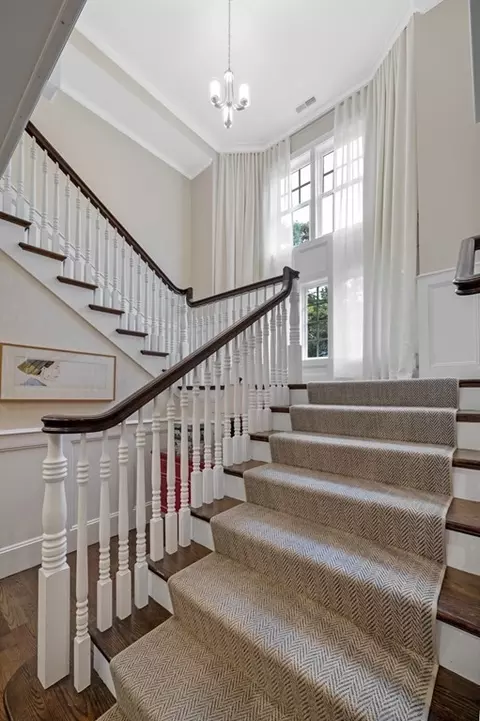 Entry Way - 8 Aston Rd, Chestnut Hill, MA 02467 photo 5 of 7