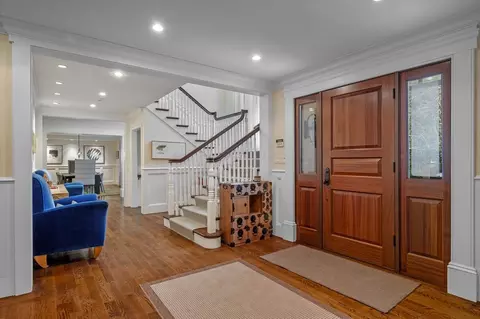 Entry Way - 8 Aston Rd, Chestnut Hill, MA 02467 photo 2 of 7
