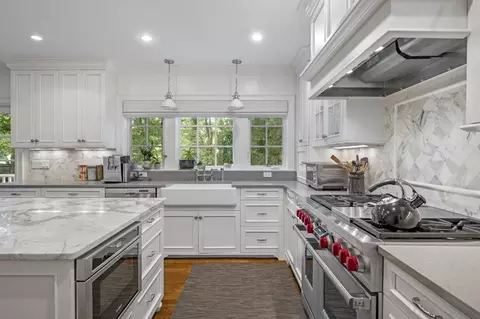 Kitchen - 8 Aston Rd, Chestnut Hill, MA 02467 photo 5 of 6