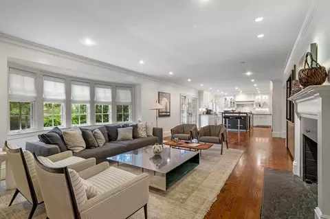 Living - 8 Aston Rd, Chestnut Hill, MA 02467 photo 2 of 4