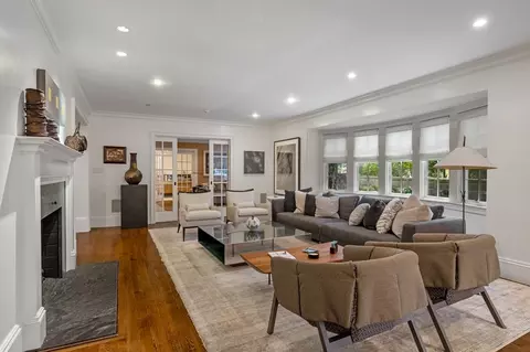 Living - 8 Aston Rd, Chestnut Hill, MA 02467 photo 1 of 4