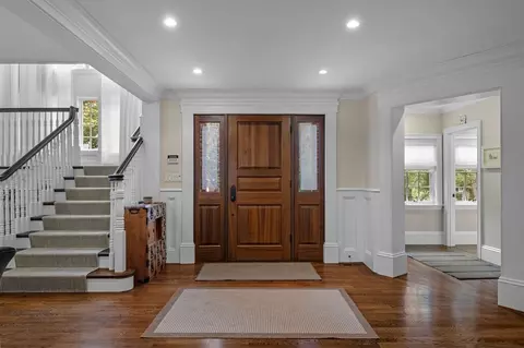 Entry Way - 8 Aston Rd, Chestnut Hill, MA 02467 photo 1 of 7