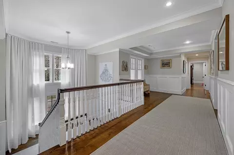 Entry Way - 8 Aston Rd, Chestnut Hill, MA 02467 photo 6 of 7