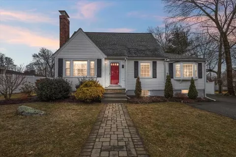 51 Court St, Wakefield, MA 01880