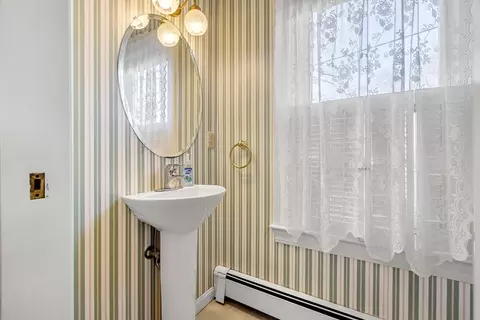 Bath - 42 Douglas Ave, Maynard, MA 01754 photo 1 of 3