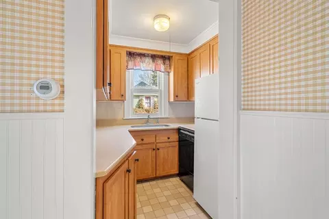 Kitchen - 42 Douglas Ave, Maynard, MA 01754 photo 5 of 5