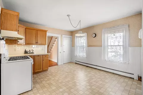 Kitchen - 42 Douglas Ave, Maynard, MA 01754 photo 3 of 5