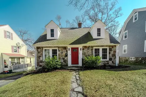 17 Mayfair St, Worcester, MA 01603