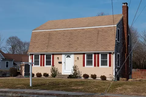 124 High St, Weymouth, MA 02189