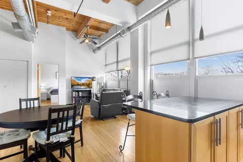 120 Holmes St #218, Quincy, MA 02171