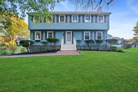 208 North, Medfield, MA 02052