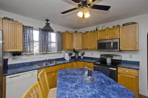 Kitchen - 4 Silas St, Springfield, MA 01109 photo 3 of 4