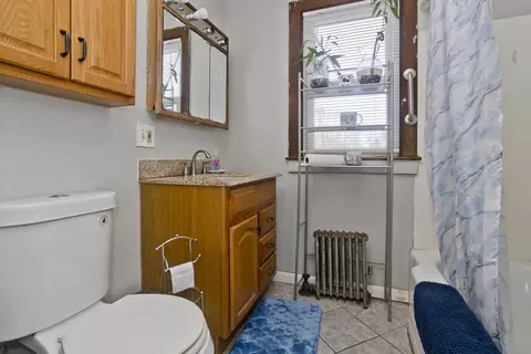 Bath - 4 Silas St, Springfield, MA 01109 photo 1 of 3