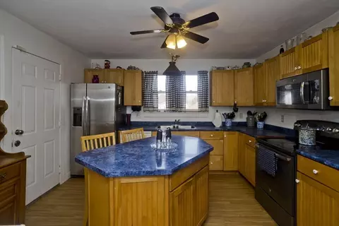 Kitchen - 4 Silas St, Springfield, MA 01109 photo 2 of 4