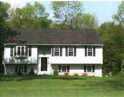 156 S Pond Rd, East Brookfield, MA 01515