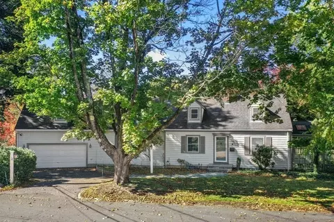 5 Westview Ter, Westwood, MA 02090