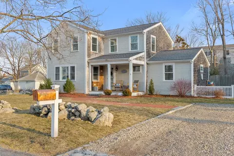 62 Seaview Ave, Scituate, MA 02066