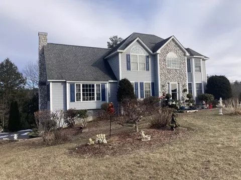 4 Wood Duck Cir, Sandown, NH 03873