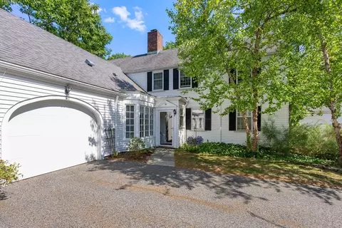 50 Fairgreen Pl #50, Chestnut Hill, MA 02467