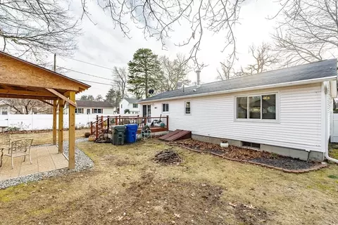 Exterior - 243 Lamont St, Springfield, MA 01119 photo 6 of 11