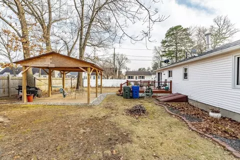 Exterior - 243 Lamont St, Springfield, MA 01119 photo 7 of 11