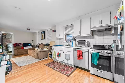29 Cooper St #2, Boston, MA 02113