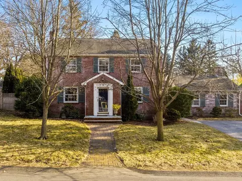 17 Puritan Ln, Dedham, MA 02026