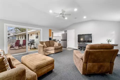 Living - 42 Gregory Rd, Framingham, MA 01701 photo 4 of 5