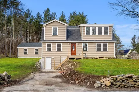28 Pleasant St, Grafton, MA 01519