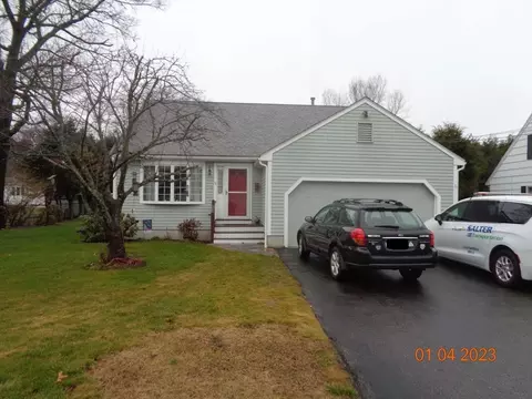 18 Harding Ave, Newburyport, MA 01950